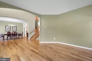 10421 Windsor View Dr, Potomac, MD 20854 - Photo 4