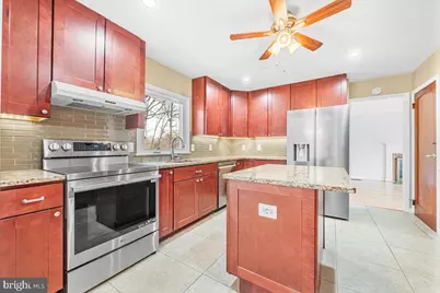 7121 Panorama Drive, Rockville, MD 20855 - Photo 10
