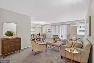 4515 Willard Ave, Chevy Chase, MD 20815 - Photo 6