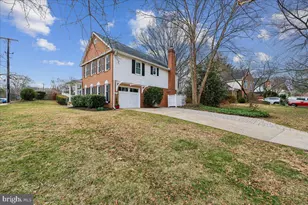 11705 Hitching Post Ln, Rockville, MD 20852 - Photo 2
