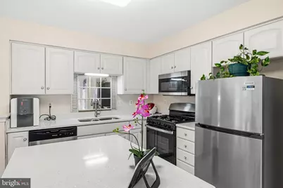 18749 Harmony Woods Lane, Germantown, MD 20874 - Photo 14