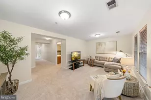 18749 Harmony Woods Ln, Germantown, MD 20874 - Photo 6