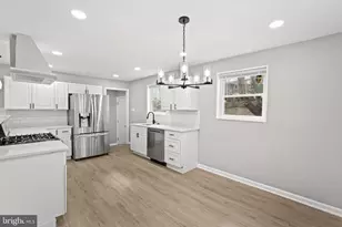 4718 Boiling Brook Pkwy, Rockville, MD 20852 - Photo 10
