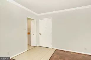 4601 N Park Ave, Chevy Chase, MD 20815 - Photo 4