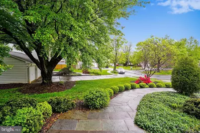 6 Crestview Court, Potomac, MD 20854 - Photo 2