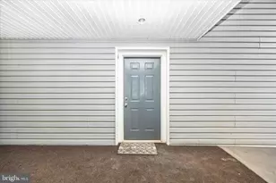 10001 Vanderbilt Cir, Rockville, MD 20850 - Photo 6