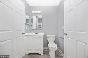 10001 Vanderbilt Cir, Rockville, MD 20850 - Photo 38