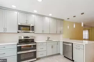 10284 Arizona Cir, Bethesda, MD 20817 - Photo 4