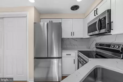 8810 Rustburg Circle, Gaithersburg, MD 20886 - Photo 18