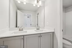 19566 Village Walk Dr, Montgomery Village, MD 20886 - Photo 14