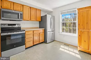 12002 Cherry Blossom Pl, Gaithersburg, MD 20878 - Photo 8