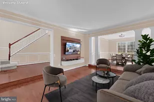 21410 Emerald Dr, Germantown, MD 20876 - Photo 2