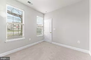 224 N Summit Ave, Gaithersburg, MD 20877 - Photo 4