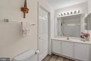 18715 Sparkling Water Dr, Germantown, MD 20874 - Photo 16