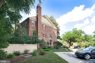 11400 Dorchester Ln, Rockville, MD 20852 - Photo 2