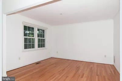 11400 Dorchester Lane, Rockville, MD 20852 - Photo 8