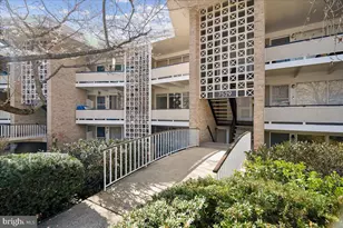 7529 Spring Lake Dr, Bethesda, MD 20817 - Photo 2