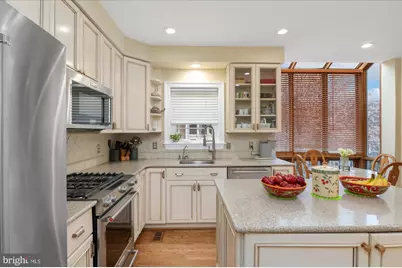 8001 Quarry Ridge Way, Bethesda, MD 20817 - Photo 12