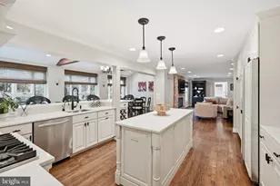 1 Paddock Ct, Potomac, MD 20854 - Photo 8