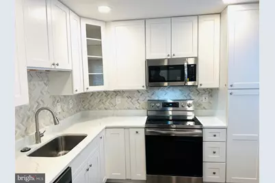 12304 Quince Valley Drive, North Potomac, MD 20878 - Photo 4