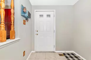 12461 Quail Woods Dr, Germantown, MD 20874 - Photo 2