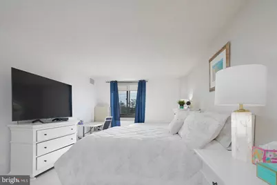 7420 Westlake Terrace #803, Bethesda, MD 20817 - Photo 12