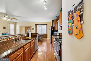 217 Church Gate Ln, Gaithersburg, MD 20878 - Photo 10