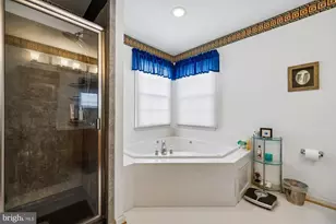 217 Church Gate Ln, Gaithersburg, MD 20878 - Photo 28