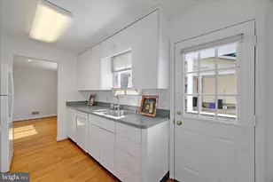 14103 Chadwick Ln, Rockville, MD 20853 - Photo 10