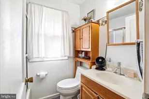 1105 Edmonston Dr, Rockville, MD 20851 - Photo 16