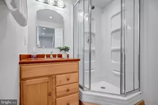 5120 Wilson Ln, Bethesda, MD 20814 - Photo 24