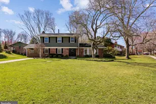 11804 Stonewood Ln, North Bethesda, MD 20852 - Photo 2