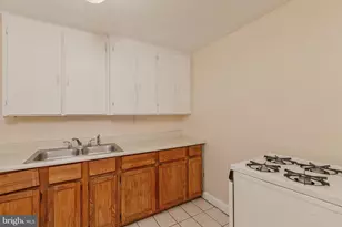 908 Prospect St, Takoma Park, MD 20912 - Photo 8