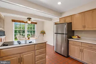 11001 Rosemont Dr, Rockville, MD 20852 - Photo 10