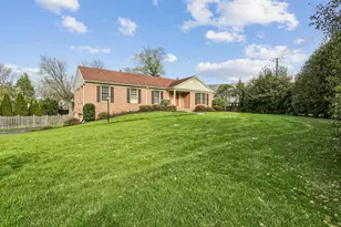 11001 Rosemont Dr, Rockville, MD 20852 - Photo 2