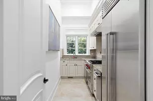 8710 Fernwood Rd, Bethesda, MD 20817 - Photo 12