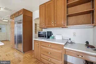 9010 Bradgrove, Bethesda, MD 20817 - Photo 12