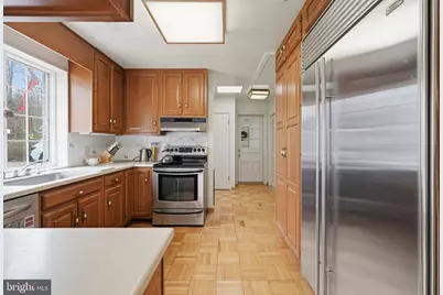 9010 Bradgrove, Bethesda, MD 20817 - Photo 10