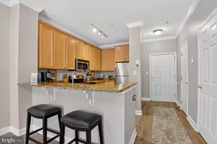 801 Pleasant Dr, Rockville, MD 20850 - Photo 12