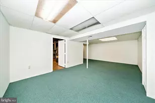 15623 Sycamore Ln, Rockville, MD 20853 - Photo 38
