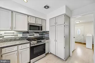 13413 Oriental Ct, Rockville, MD 20853 - Photo 12