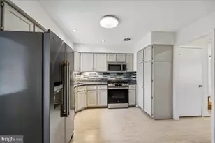 13413 Oriental Ct, Rockville, MD 20853 - Photo 8