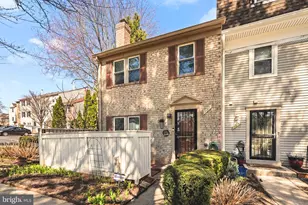 11317 Hawks Ridge Terrace, Germantown, MD 20876 - Photo 2