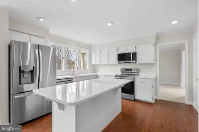 5820 Winegrove Court, Derwood, MD 20855 - Photo 4