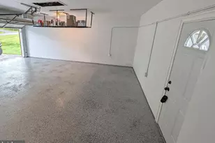 16905 Old Colony Way, Rockville, MD 20853 - Photo 2