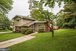 8 Gruenther Ct, Rockville, MD 20851 - Photo 2