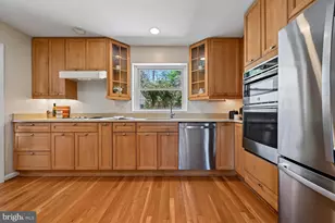 10706 Stoneyhill Dr, Silver Spring, MD 20901 - Photo 12