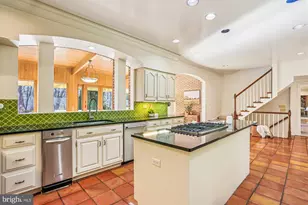 9939 Bentcross Dr, Potomac, MD 20854 - Photo 18