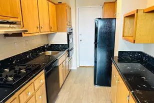 10401 Grosvenor Pl, Rockville, MD 20852 - Photo 2