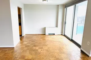 10401 Grosvenor Pl, Rockville, MD 20852 - Photo 4